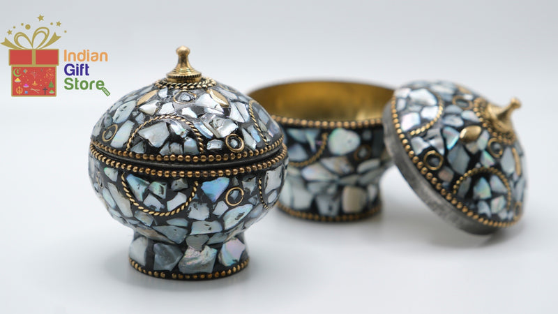 Sindoor Circular Box Duo (Black & Gold)